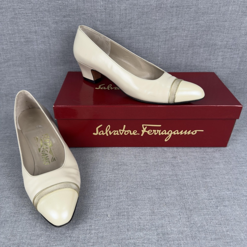 Salvatore Ferragamo Shoes Womens Size 7.5 AA Ivory Leather Pumps Low Heel Italy - Picture 1 of 14